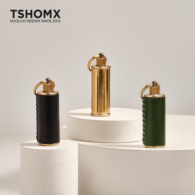 TSHOMX复古简约植鞣头层牛皮钥匙扣便携煤油打火机油壶-图3