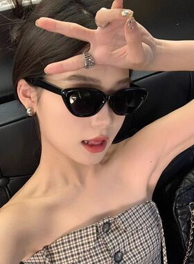 2025新款复古三角猫眼小脸墨镜女高级感ins黑色户外防晒太阳眼镜