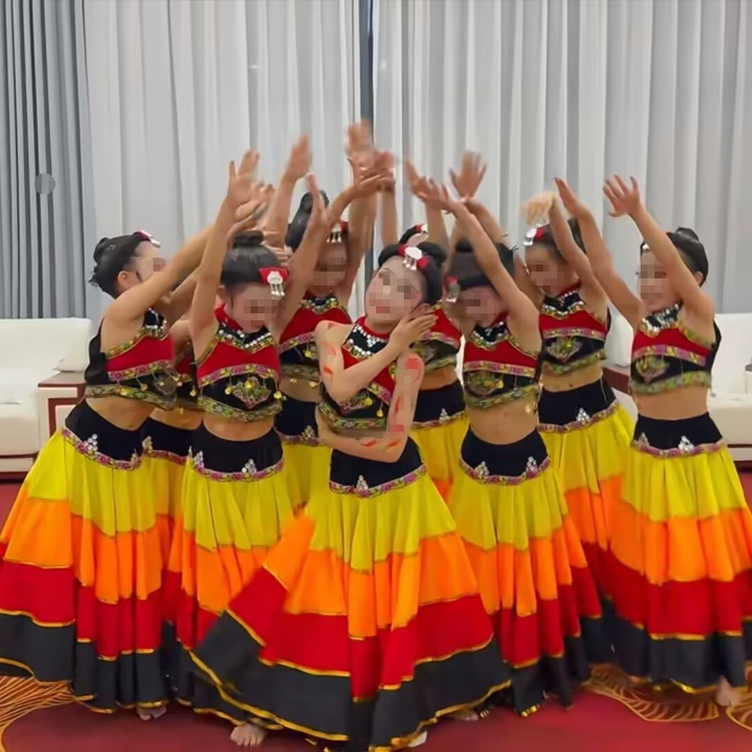 月亮的女儿彝族舞蹈服装女洗春天舞蹈服哈尼宝贝彝族大摆裙演出服