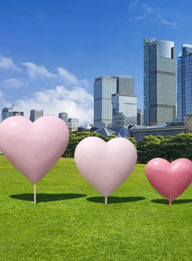 户外网红大爱心雕塑景区民宿月亮秋千玻璃钢海边拍照打卡装饰摆件