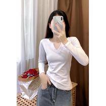 South Koreas small V lead long sleeve T-shirt woman 2023 spring autumn pure cotton slim fit in the body and dont give a blouse to the bottom