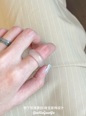 高冰马料白玉髓戒圈香槟金玛瑙