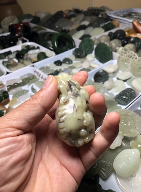 天然和田玉新疆若羌黄口飘糖手工貔貅回头手把件包挂茶宠腰缠万贯