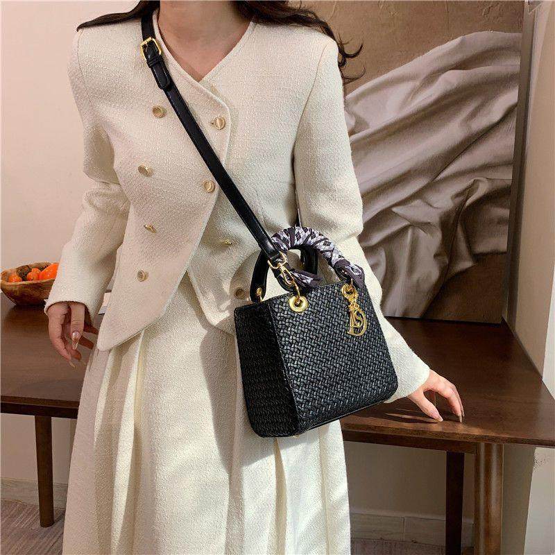 高级感小众编织纹戴妃包包女士2025新款时尚大容量单肩斜挎手提包,淘宝优惠券,粉丝福利购,淘宝优惠卷