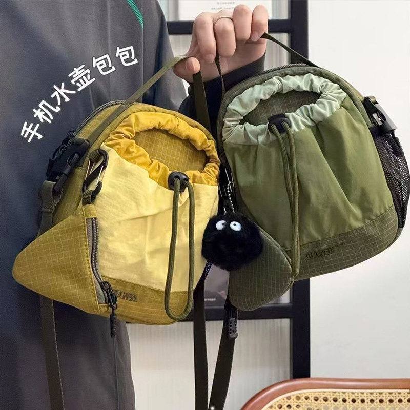 Crossbody bag suitable for summer 2026 outdoor sports dopamine water bottle lightweight mobile phone casual contrasting color single shoulder