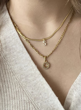 Sweetpeeps金色蛇骨链字母吊坠