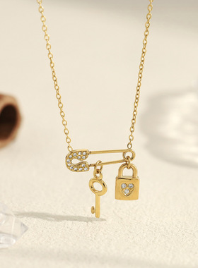 甜美女款别针钥匙锁项链