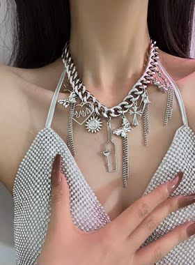 辣妹甜酷玫瑰圆片多元素流苏项链