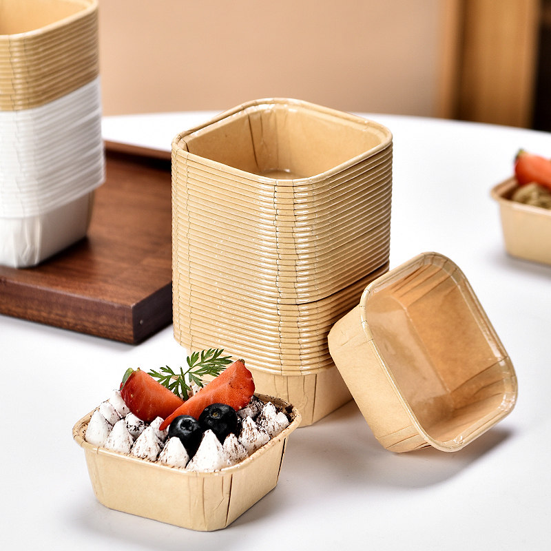 Disposable cake cup square with lid