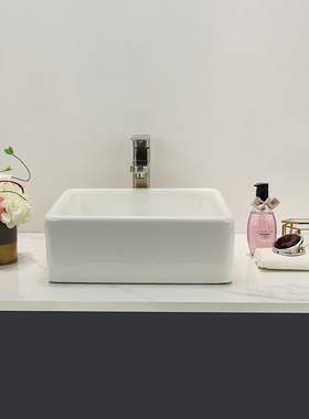 卫生间摆件轻奢风高档装饰品