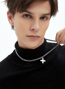 潮流高级设计感十字钛钢吊坠项链男简约原创小众配饰中性风锁骨链