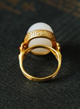 蛋面和田白玉椭圆戒指鎏金复古仿南红指环花纹镂空宫廷风饰品