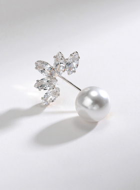珍珠款胸针高端设计感