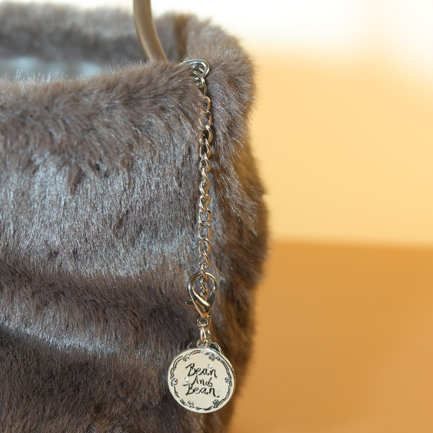 BeanAndBean毛绒手提包 单肩秋冬女通勤旅行毛茸茸高级 - 图0