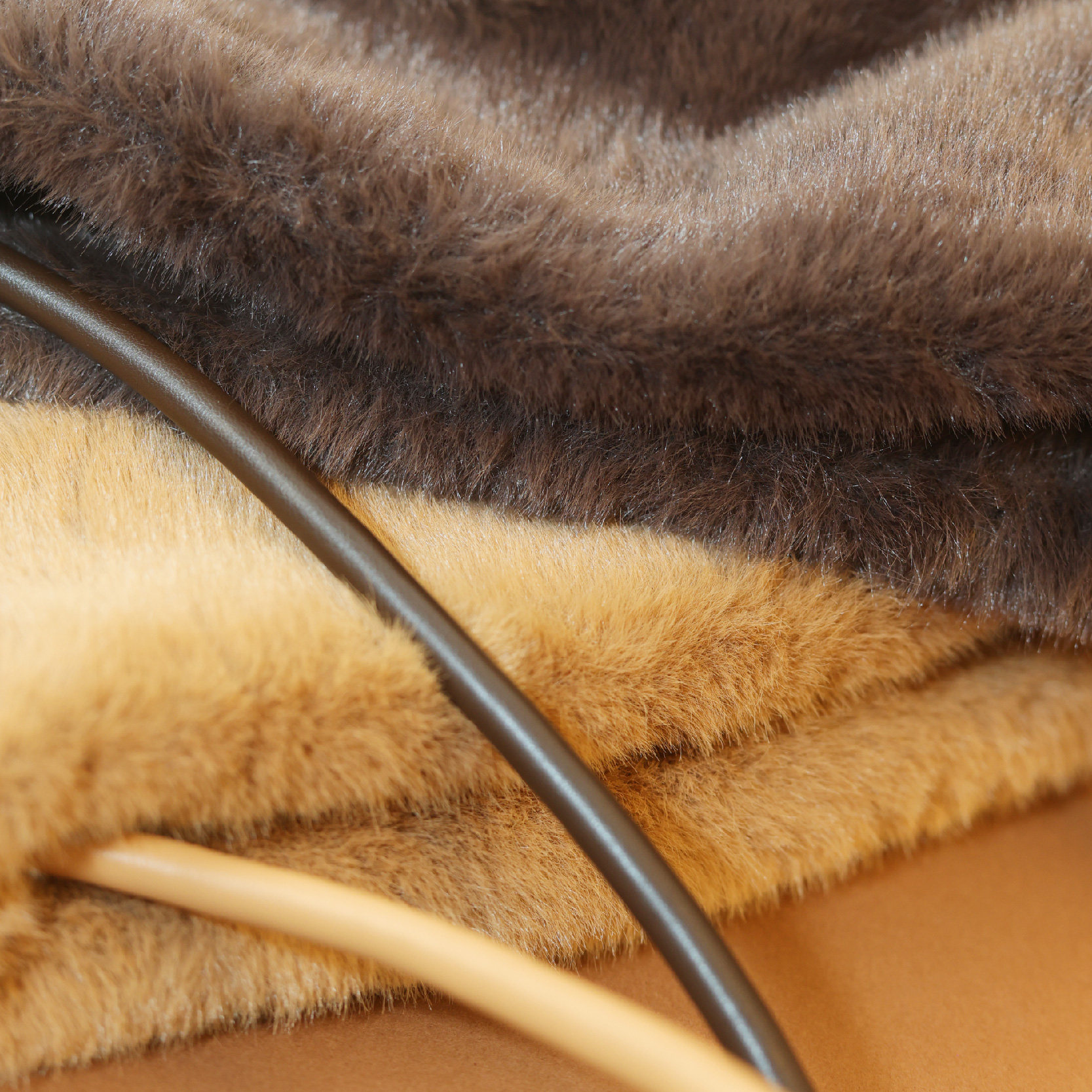 BeanAndBean毛绒手提包 单肩秋冬女通勤旅行毛茸茸高级 - 图3