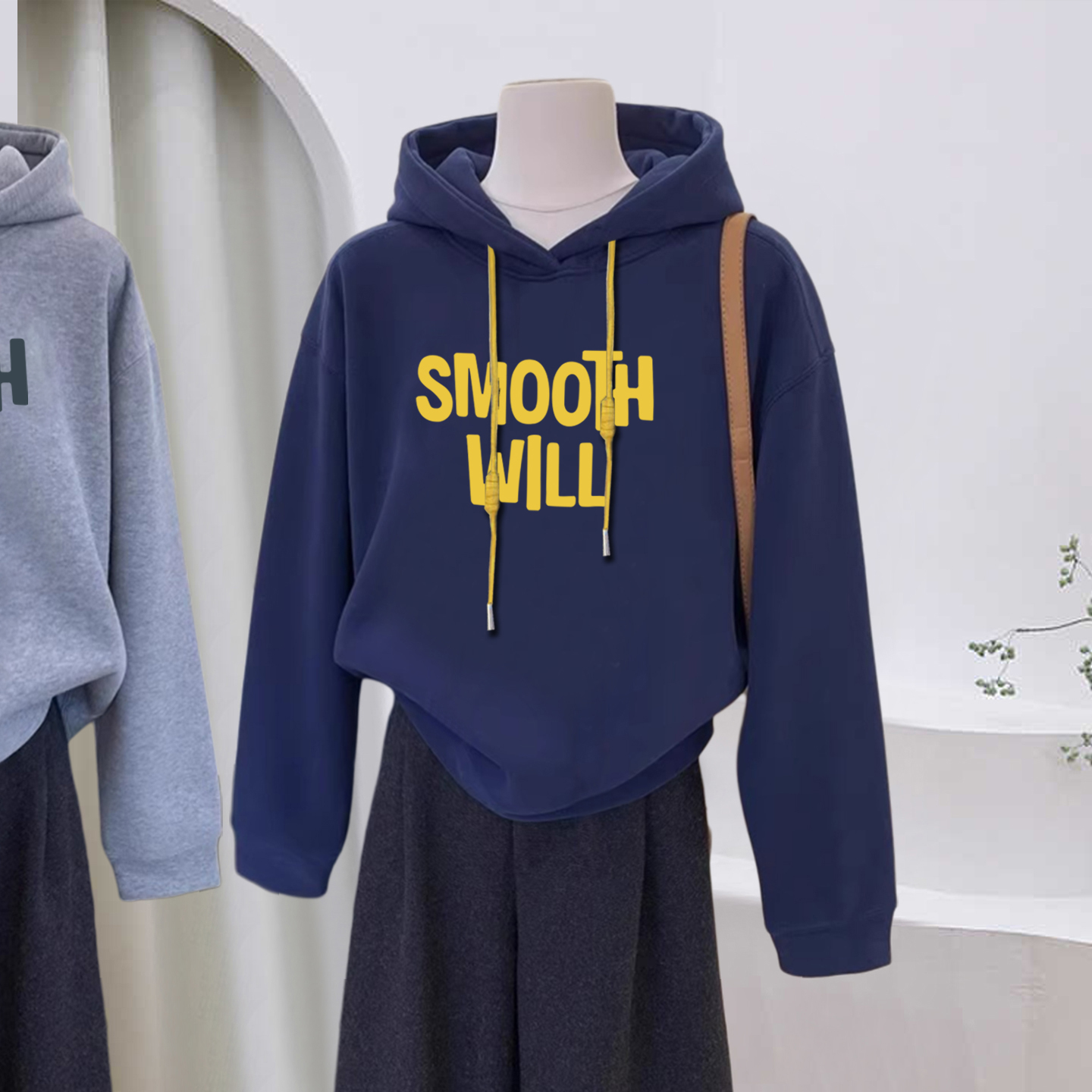 巨好看的撞色连帽加绒卫衣女秋冬2025年新款显瘦上衣时尚帽衫外套 - 图1