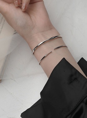 S925纯银莫比乌斯手镯女小众设计感素圈银手镯轻奢百搭高级感手饰