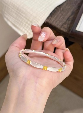 描金月桂花手镯轻奢质感电镀厚银手环新中式国风四叶幸运花手饰女