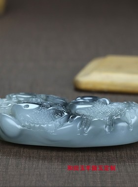 高仿和田玉鱼挂件手把件青花玉三鱼连年有余鱼玉吊坠玉石手把玩件