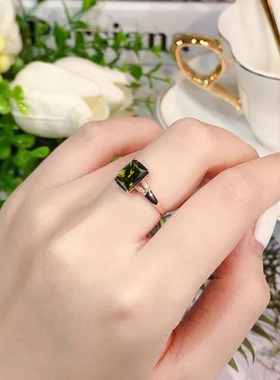 镀18K玫瑰金镶嵌绿碧玺橄榄石绿戒指女士轻奢时尚百搭高颜值气质