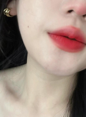 氛围感显白唇釉～约会心动妆!女主角唇泥玫瑰复古正红车里色唇釉