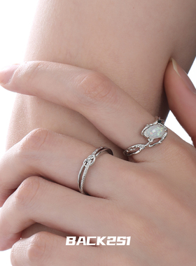 冷淡风缠绕欧泊石戒指