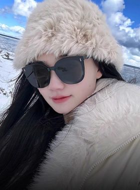 雪地墨镜女款登山护目镜高级感爬雪山太阳眼镜显瘦防眩光户外防风