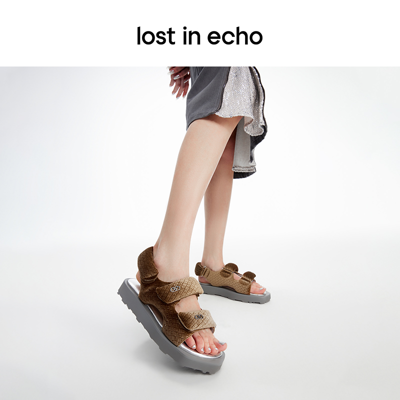 lost in echo2024春夏新品厚底增高外穿休闲舒适银色双条带凉鞋女 - 图3