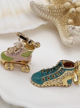 时尚可爱 蓝色镶钻休闲鞋 粉绿四轮溜冰鞋  吊坠--J8057-J8059