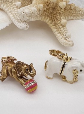 时尚可爱 金色戏球大象  白色大象  吊坠--J8062-J8107