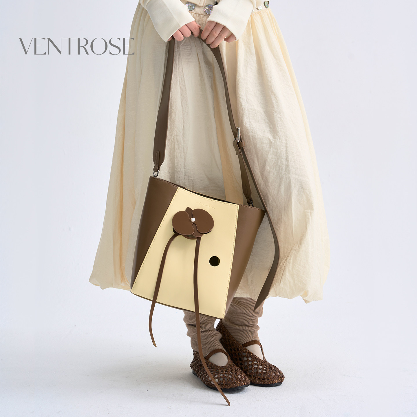 VENTROSE原创新品棕色粉色蝴蝶兰长肩带水桶包托特包,淘宝优惠券,粉丝福利购,淘宝优惠卷