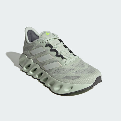 Adidas/阿迪达斯官方正品SWITCH FWD男子透气低帮跑步鞋IG0674 - 图0