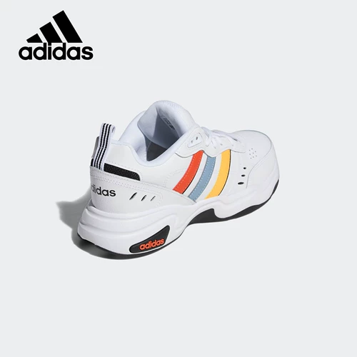 Adidas, спортивные легкие беговые кроссовки, тренд сезона