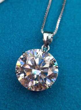 送女友吊坠10克拉大钻火彩超好爆闪八心八箭切工镶嵌