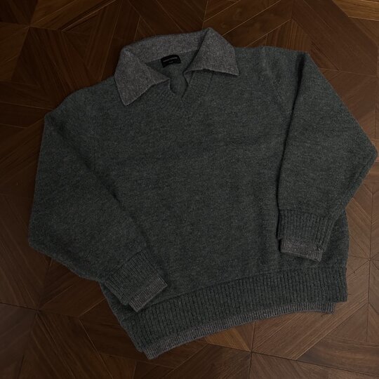 Fake two-piece sweater with a sense of atmosphere