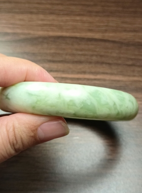 天然岫玉甲翠正圈手镯59口女款