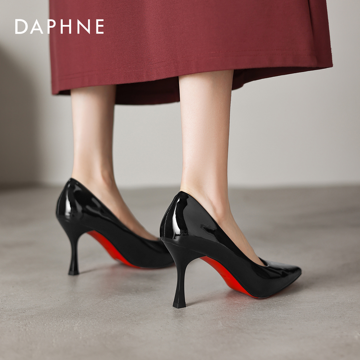 达芙妮细跟红底高跟鞋女款2025秋冬新款法式不累脚单鞋黑色小皮鞋 - 图3