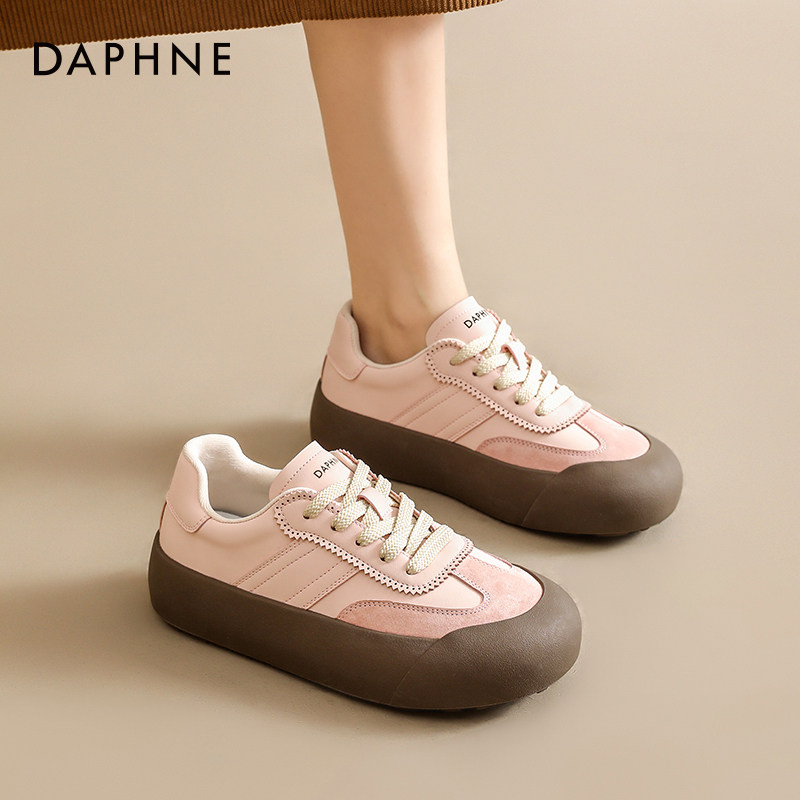  达芙妮休闲板鞋