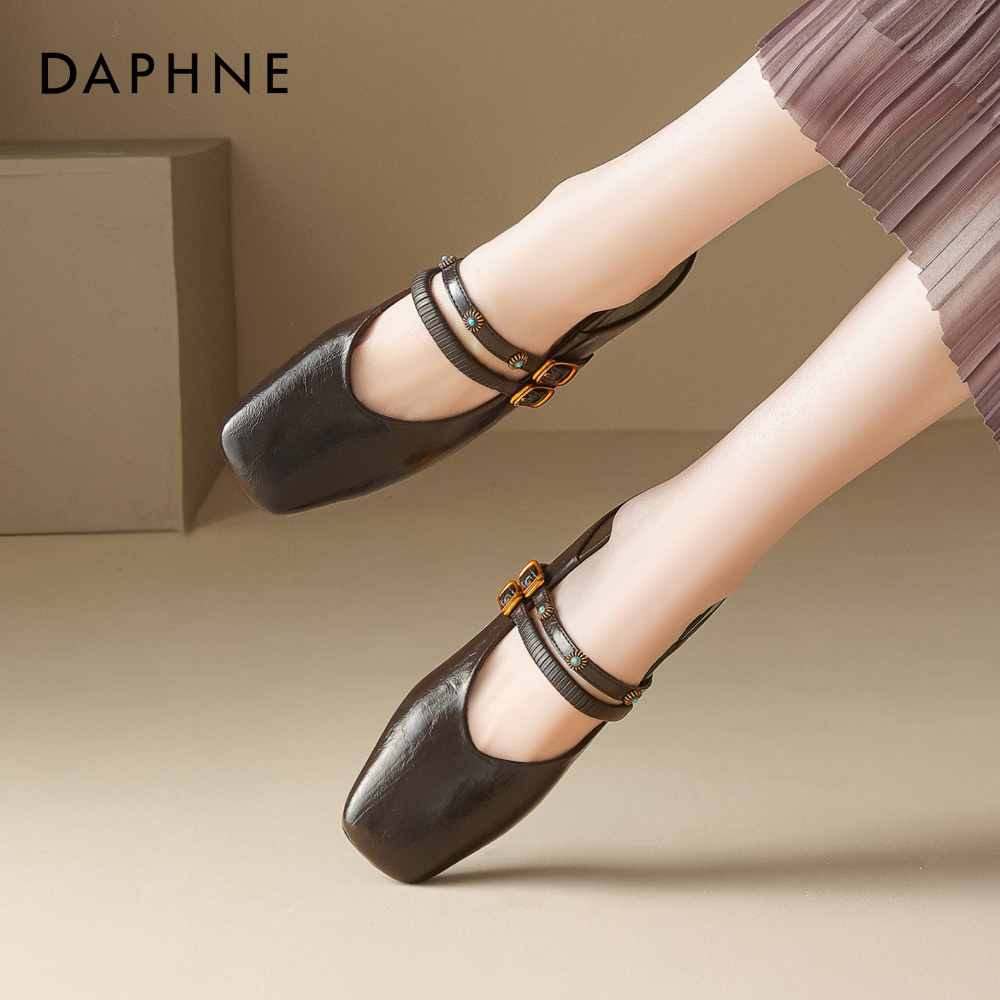达芙妮玛丽珍女鞋2025新款秋冬棕色复古软底不累脚气质浅口单鞋 - 图1