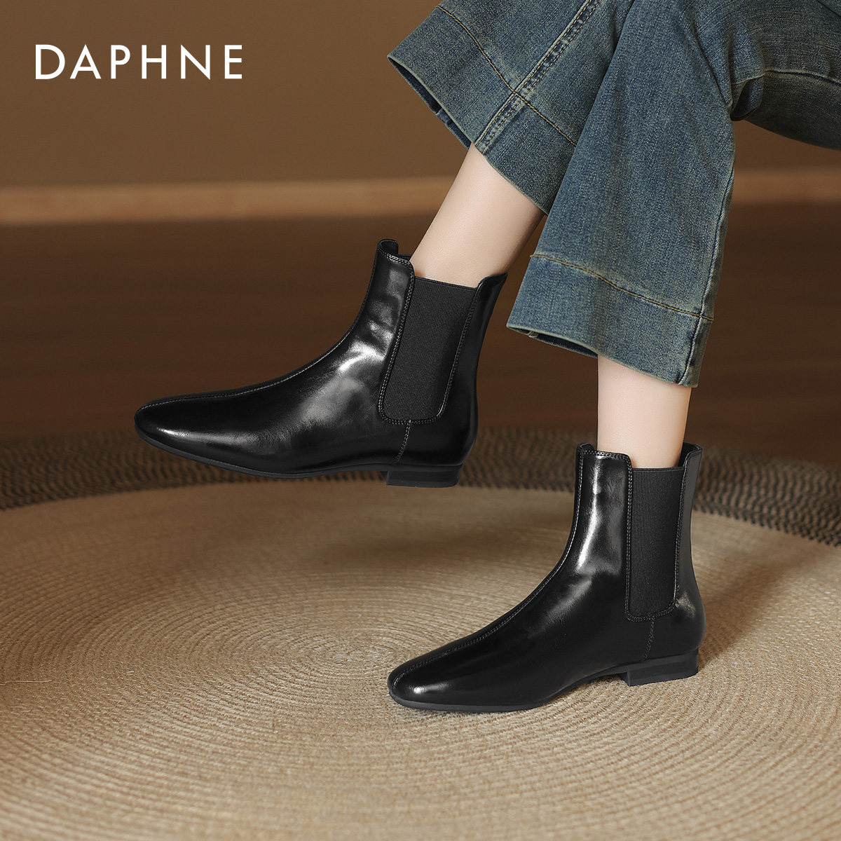 达芙妮棕色短靴女冬季2025新款中筒靴子加绒马丁靴切尔西瘦瘦靴