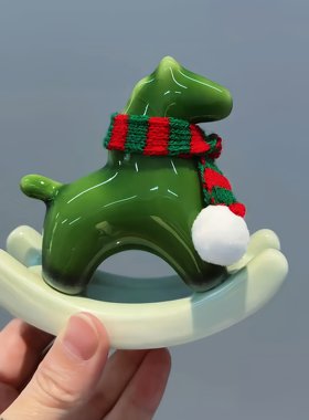 陶瓷小马摆件新年装饰