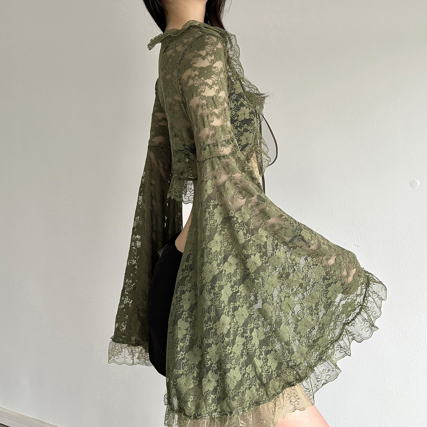 eilove森系复古系带v领绿色蕾丝衫女古着辣妹透视叠穿喇叭袖上衣,淘宝优惠券,粉丝福利购,淘宝优惠卷