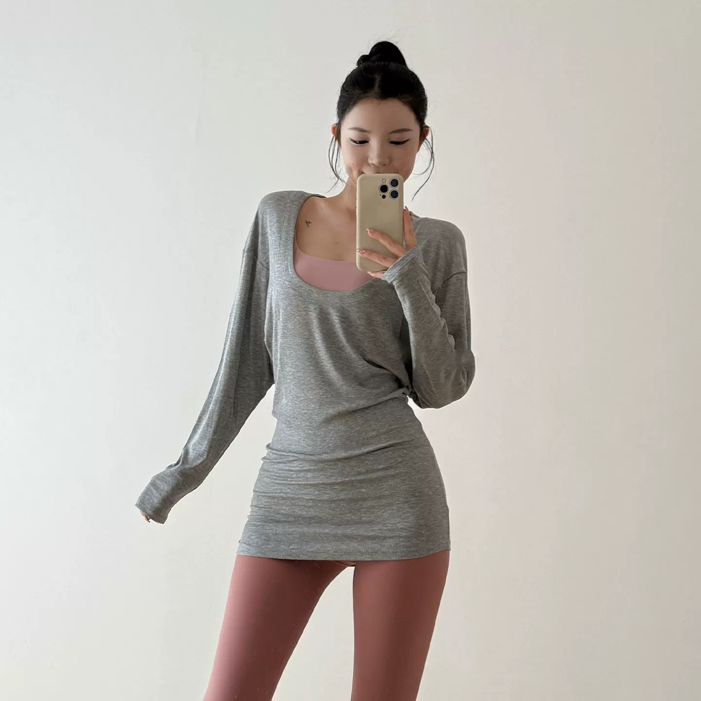 时尚大U领遮臀长袖T恤运动健身瑜伽宽松外穿收腰修身显瘦上衣女 - 图0