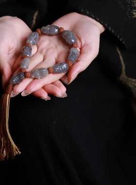 天然新疆和田玉玉器工厂店青海料老料烟紫色玉石罗汉手持小把件