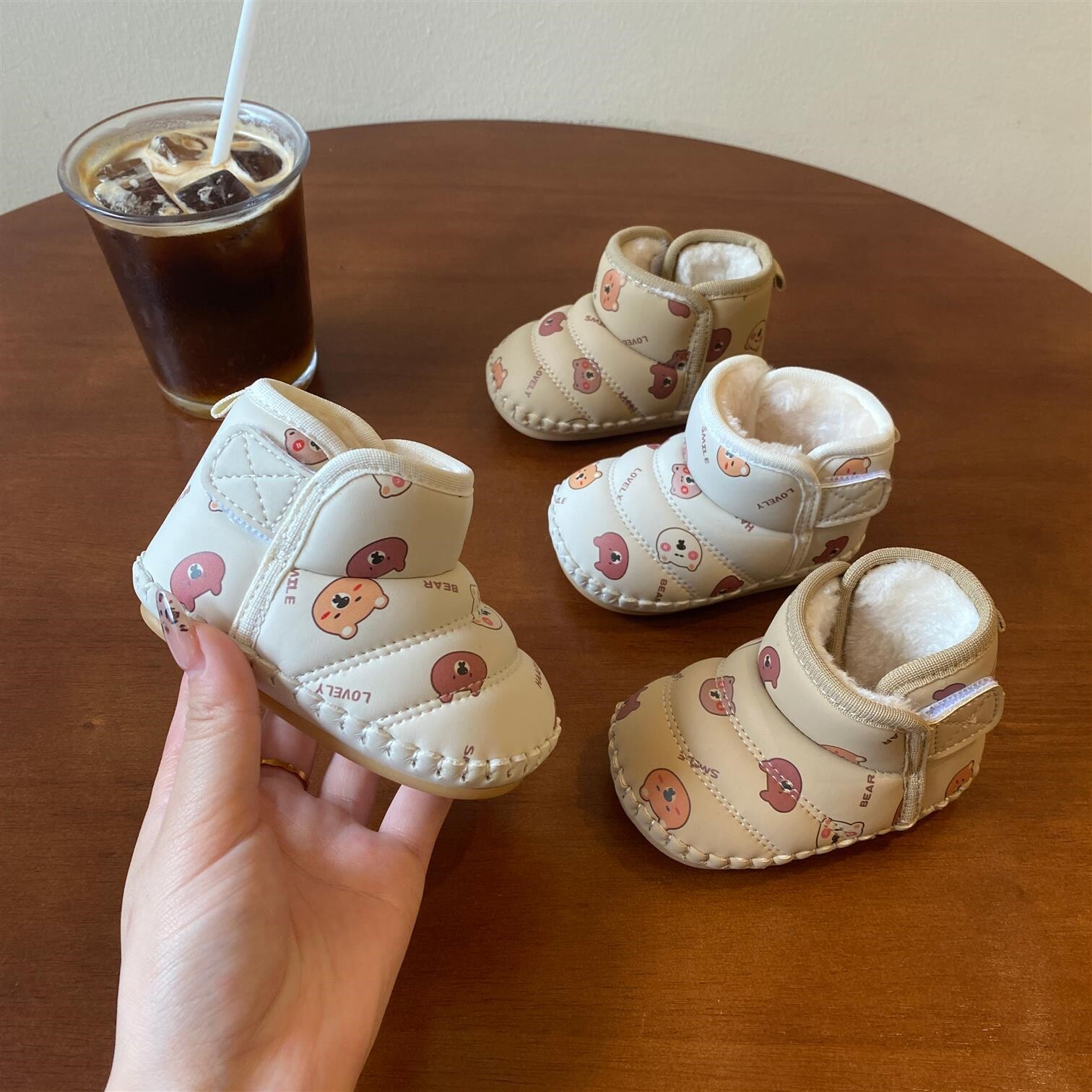 婴儿鞋秋冬季软底不掉0一1岁到12个月男女宝宝加绒软底保暖雪地靴