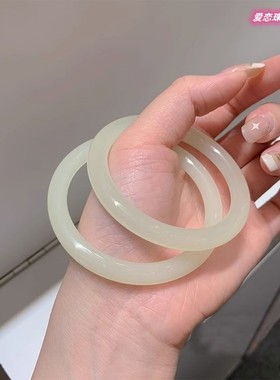 新疆和田玉青白手镯女叮当