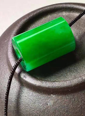 缅甸翡翠干青满色阳绿桶珠