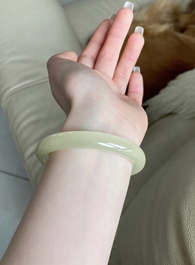 天然青白玉手镯女圆条少冰