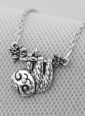 小众设计感复古做旧小树懒项链女轻奢高级感2025新款爆款颈链配饰