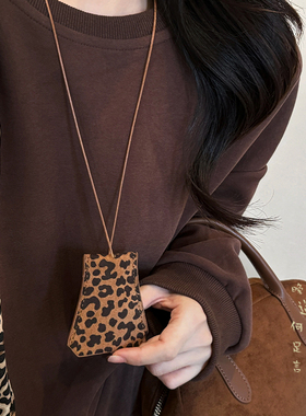 鹿皮绒豹纹项链秋冬高级感配饰